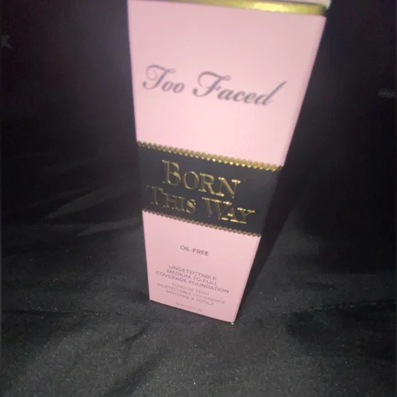Too Faced - Born This Way - Natural Finish Longwear Liquid Foundation (SNOW) - Picture 11 of 16